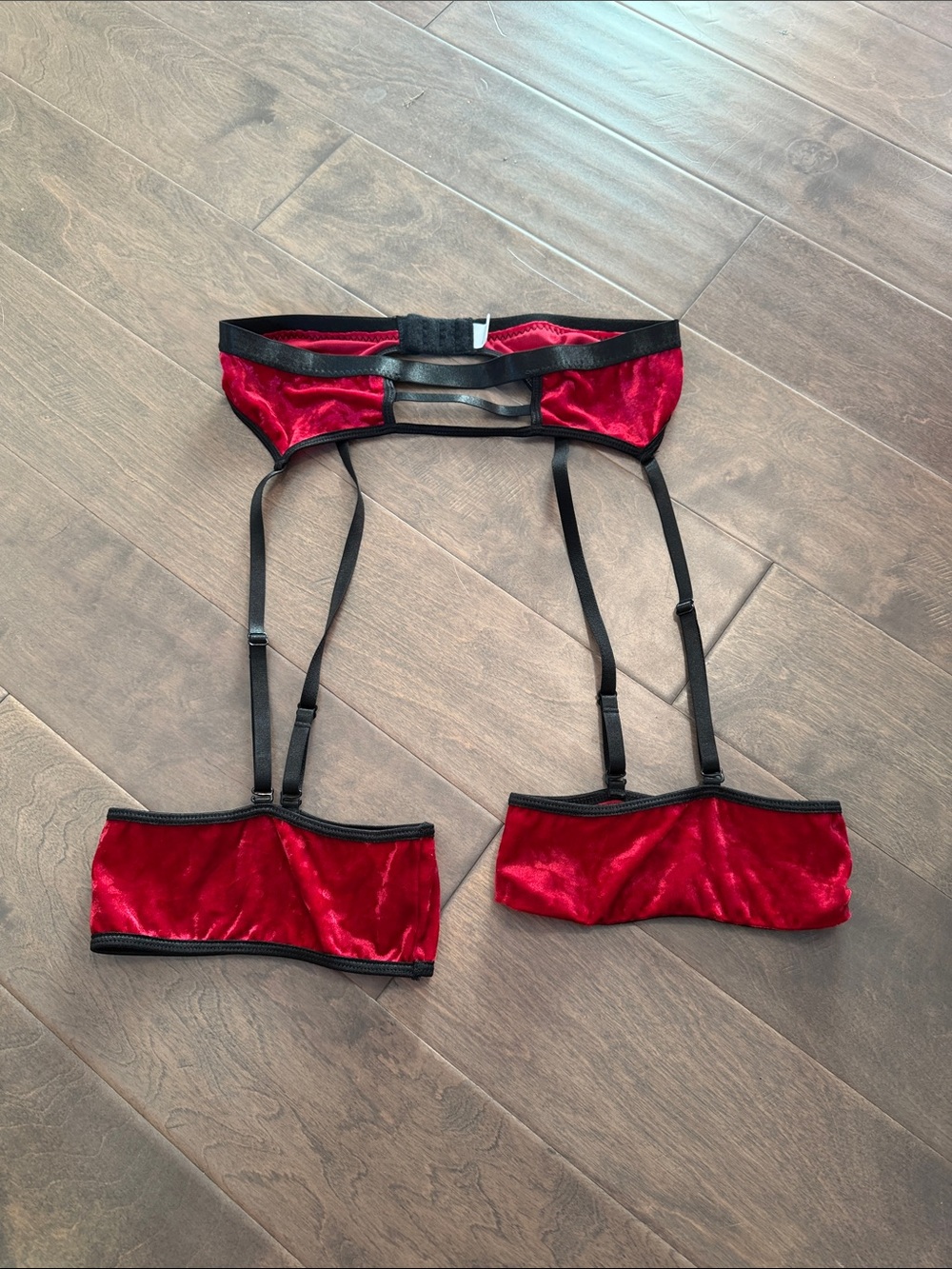 Red Velvet Garters Harness Set